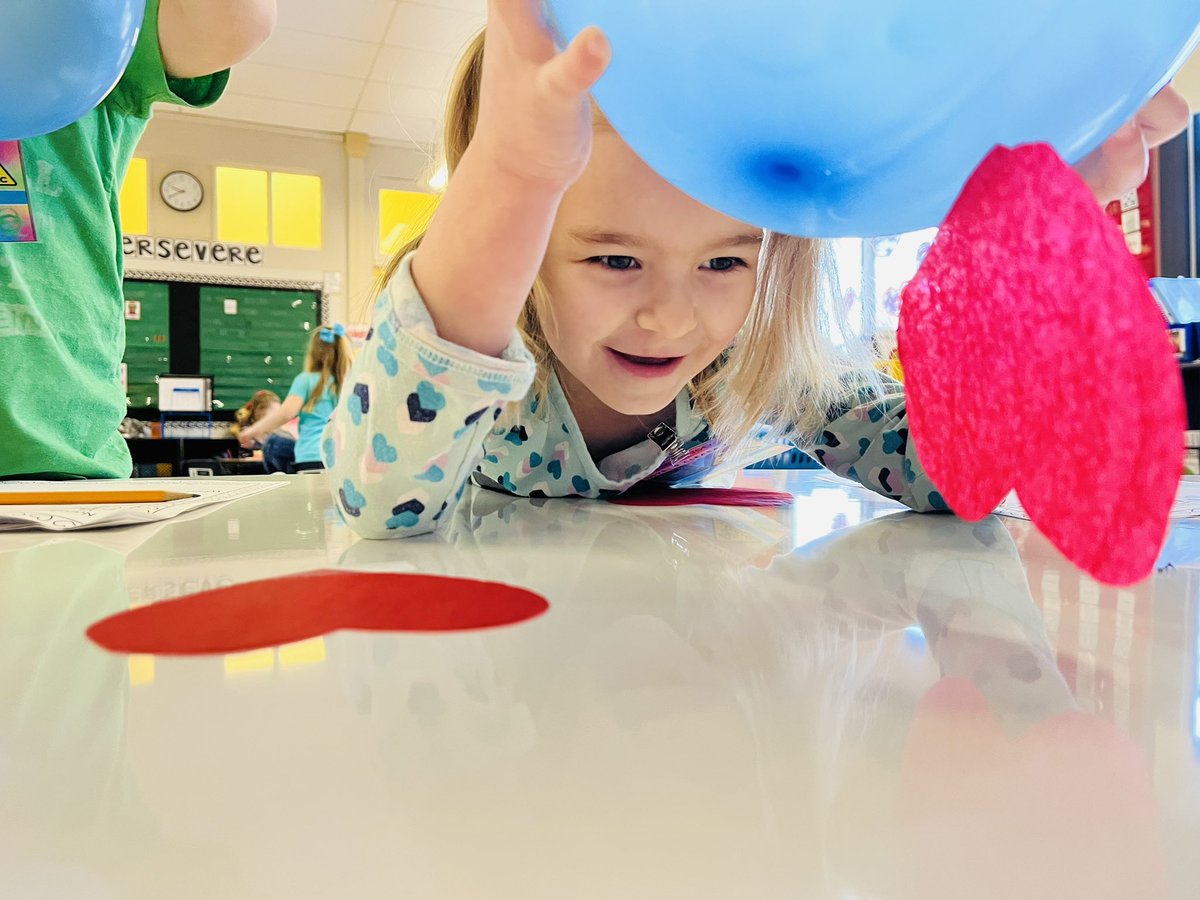 PelkeyJaime's tweet photo. Valentine’s Day Kindergarten STEM @FlandersElem https://t.co/x6hj2NOy6c