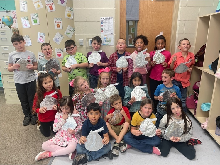 dewisd's tweet photo. Valentine’s Day writing 
Happy Valentine’s Day from Second Grade https://t.co/xKQYsh4Ynn