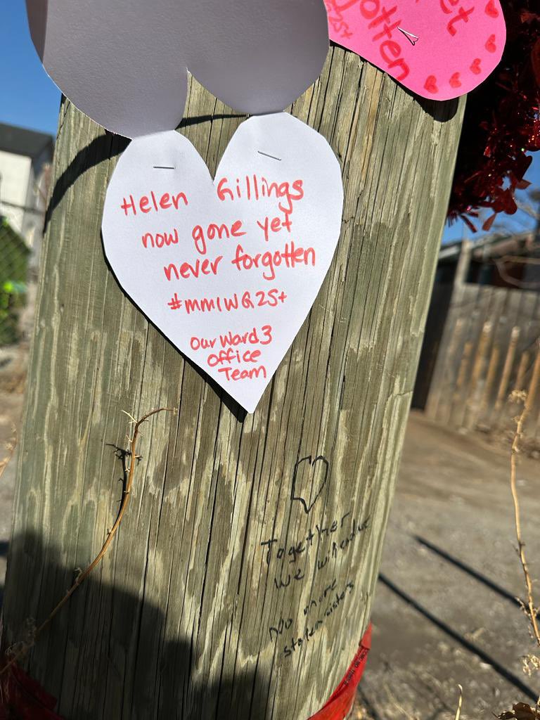 Stopped by Helen’s Light today to honour and remember Helen Gillings, an Indigenous woman murdered in 1995 and whose case remains unsolved. She is gone, yet never forgotten. #MMIWGT2S+  
#HamOnt <a href="/SiSCHamOnt/">Sisters in Spirit-Hamilton</a> @SACHAhamont