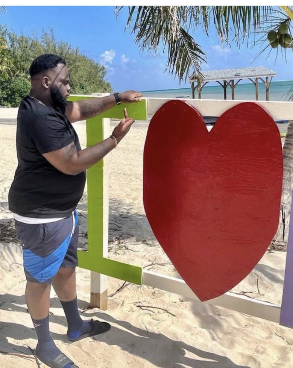 FPBubbla's tweet photo. A who Bruck @ChronicLaw heart #FuckLove #VDay https://t.co/QthiiKoKh3