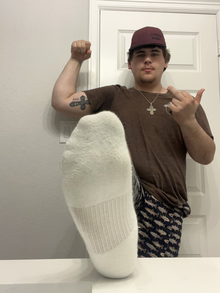 alphamastermax's tweet photo. You pathetic subs coming back for more DM’s now get to serving!💰 @StidwillBrett @MASTER_UPDATES @FOOTMASTERSRT @BestFootMasters @18_fitness_boys @masterjockpromo @alphamaleworld1  @obedientgaysub @CuteHotBoys @HotGuys1010 @FOOTMASTERSRT #footaddict #footsub #cashmaster #humanatm https://t.co/RFlEihZ78Q