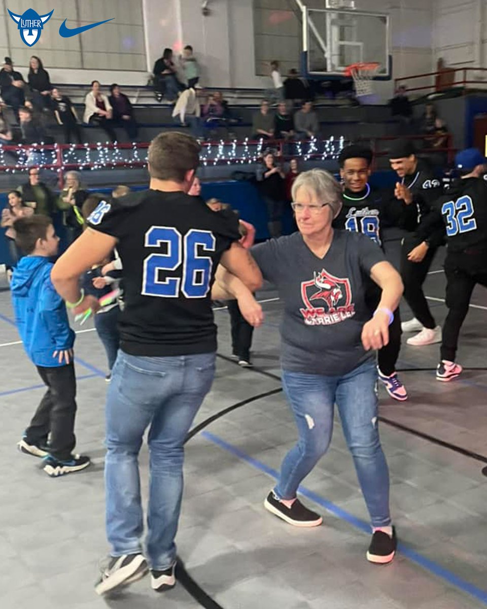 LutherFootball's tweet photo. Grade A face painters and dancers!

Thank you Decorah Schools and Carrie Lee Elementary for allowing our players to be part of the Elementary Family Dance Party! Love being a part of the Valley community!

#BurnTheBoats #LutherCollege #OneTeam https://t.co/ZpejjDRbfW