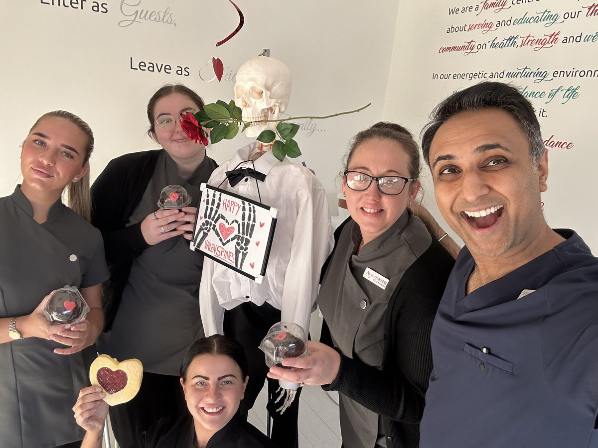 AVIDClinic's tweet photo. Happy Valentine’s Day from Team AVID 🥰

Thank you @trishulvadi for the surprise chocolate cakes 🧁 https://t.co/6APxNfdpfg