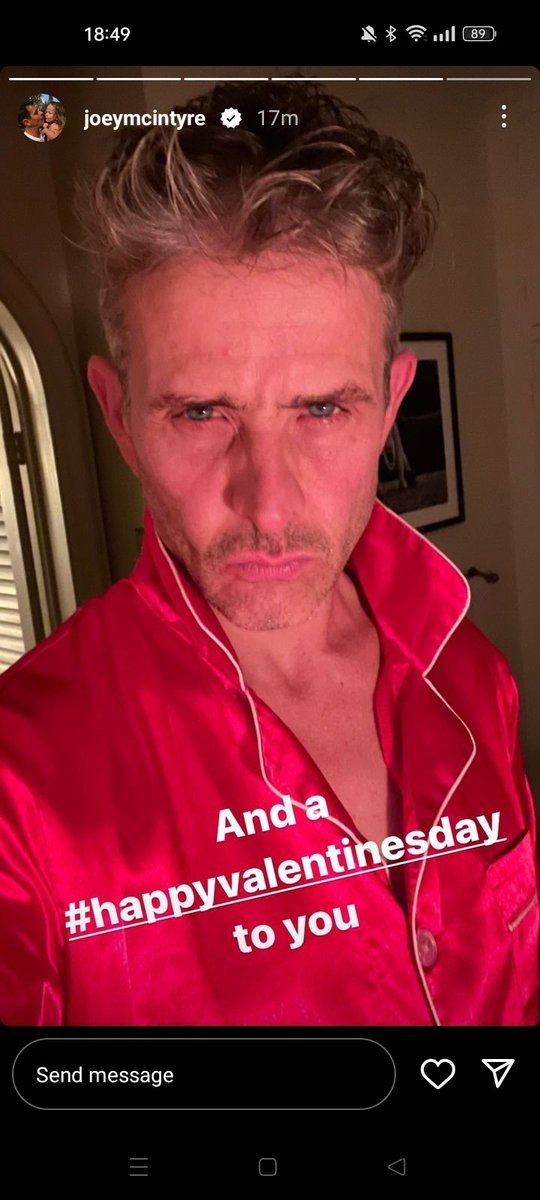 CelinePower2's tweet photo. Oh my @joeymcintyre 💕💕 be still my heart. 50 and fabulous 😍😍 loving the red ♥️♥️ Happy Valentines Day to you and yours 🌹
#loveeternal #sexy #bhlove #sohott🥵 #bhfamily #adorable #joeymcintyre @joeymcintyre @NKOTB https://t.co/NeEXVP9FRw
