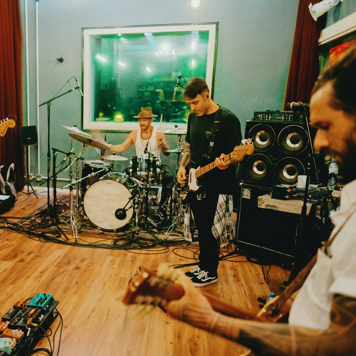 DiFerrero's tweet photo. Ensaiando pra essa tour Foda que estamos preparando por aqui !
🙌❤️‍🔥 #TourCedoOuTarde

Foto: @cesinha https://t.co/NP8ZqICU7F