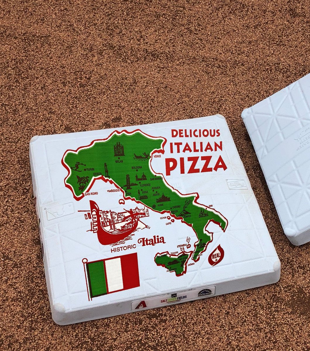 Wet_Bandit_'s tweet photo. you know the new mlb bases are gonna be good when they look like this https://t.co/QjyfjsGnRW