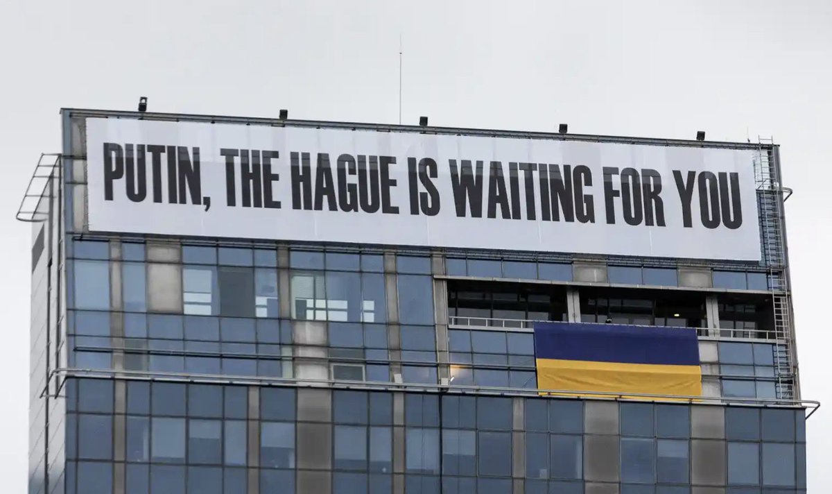 Roses are red
Violets are blue