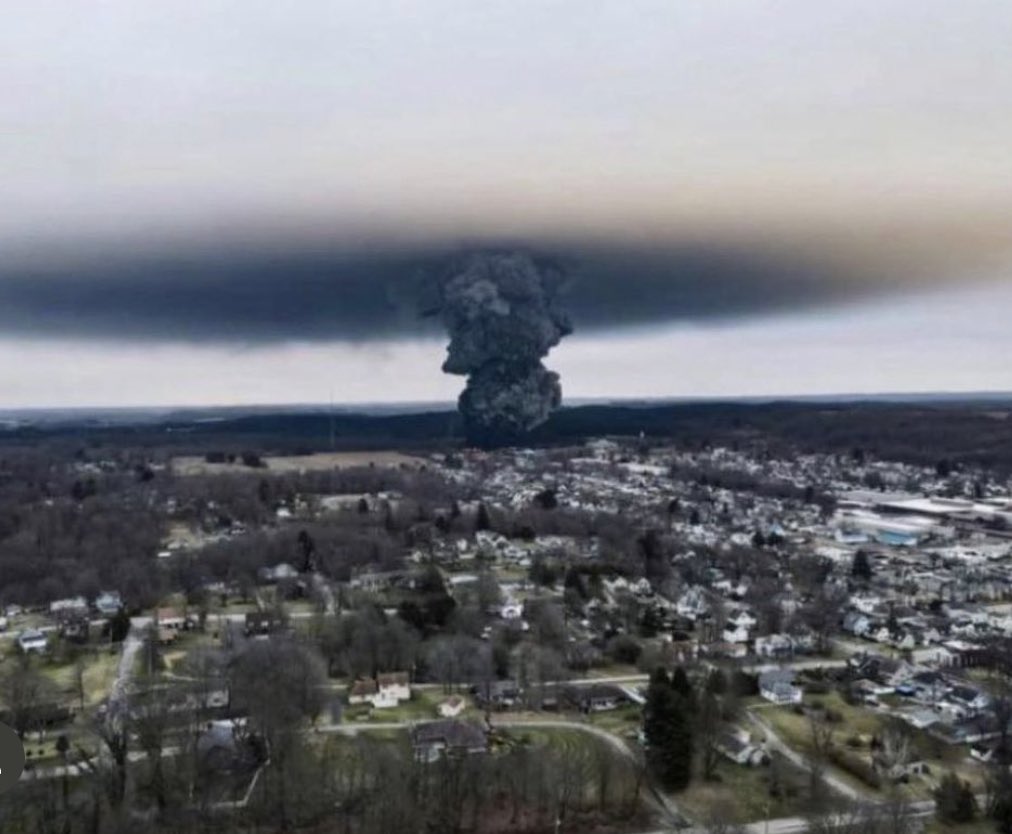 bennyjohnson's tweet image. Important reminder that the CDC, NIH, Dr. Fauci and every vaccine mandate tyrant who screamed at you to “wear a mask!” so we can “STAY SAFE” are totally SILENT as children breathe in this black death.

The Karens never cared about your safety. They only cared about power.
Evil…