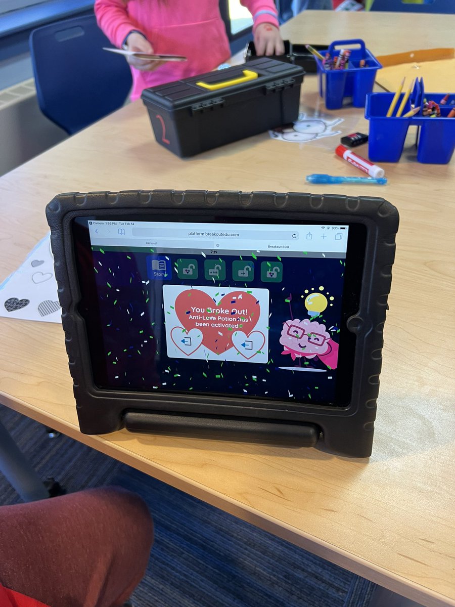 krslibrary's tweet photo. Happy Valentine’s Day from the library! We brokeout before a love potion made us fall in love with homework. Then we used supplies from our Makerspace to make some unique hearts! #librarylove https://t.co/dmHzdOFW5x