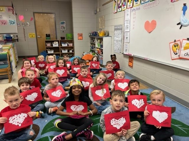 inmanelementary's tweet image. Happy Valentine&apos;s from Mrs. Whiteside&apos;s K5 classroom. #makingconnection #valentinesday