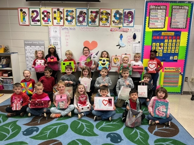 inmanelementary's tweet image. Happy Valentine&apos;s from Mrs. Whiteside&apos;s K5 classroom. #makingconnection #valentinesday
