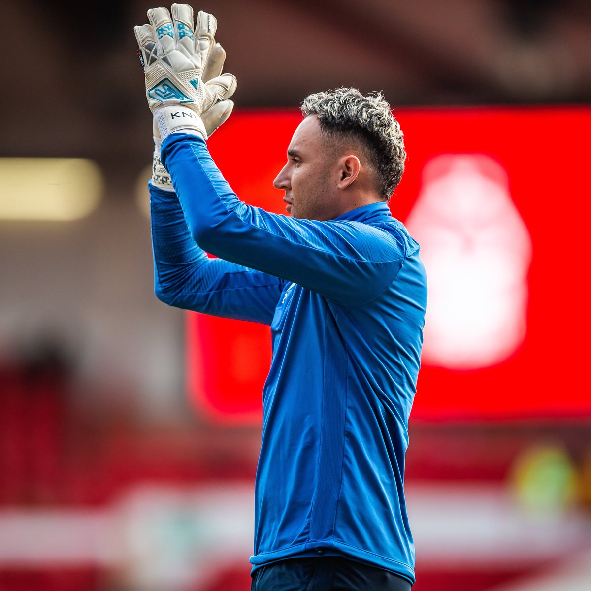 Menos mal que saliste de allí, Keylor. 🇨🇷🦅 #NFFC