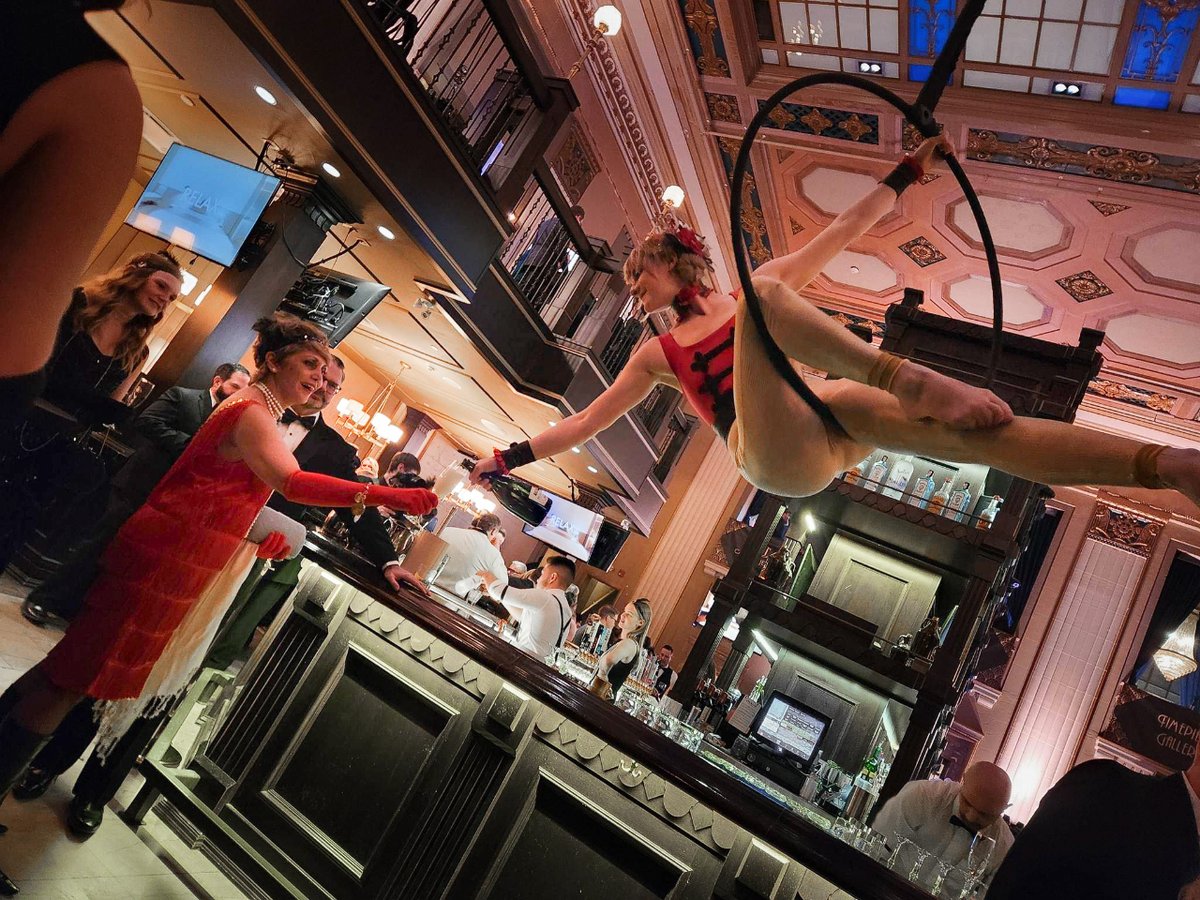 CirqueNuit's tweet photo. Check out these amazing clips of our aerialists serving up bubbly to the one and only @JyotiGondek ! #circus #canadacircus #cirquenuit #aerialchampagne #aerials https://t.co/aLaKKOo9yI