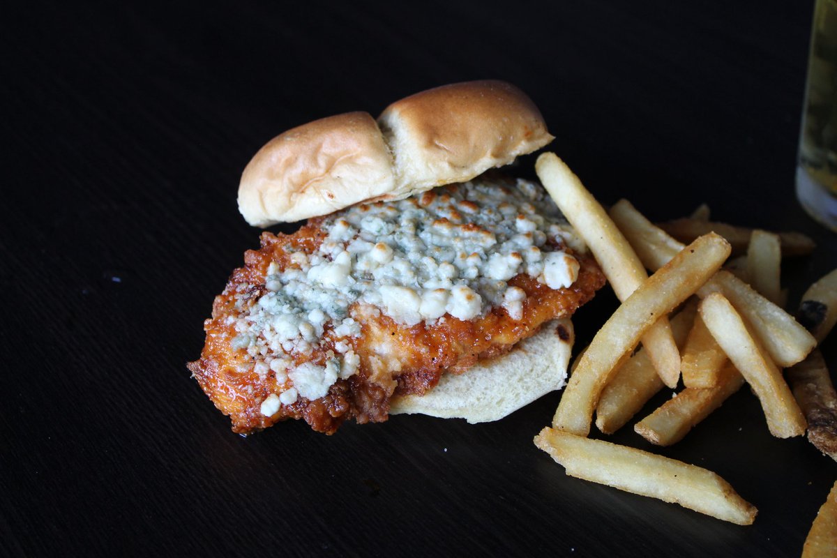 Heads up KC fans! 🏈

All locations will be closed for lunch on Wednesday, February 15th in honor of the Super Bowl parade 🍾 We will reopen from 3-9pm.

Make your reservation to join us for a delicious dinner like the KC Hot Honey Sandwich or a KC Strip!