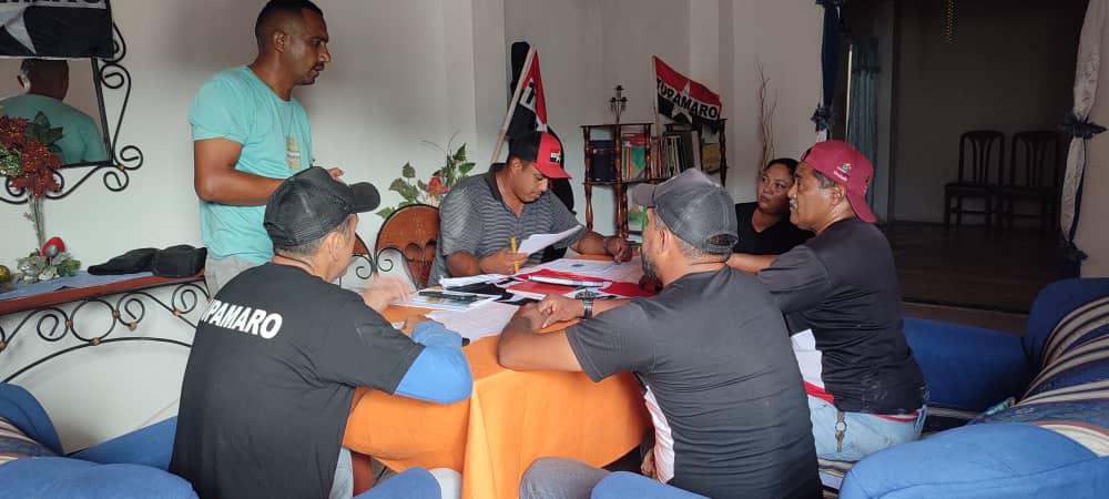 El Edo Apureño enmarcado en el año de la #ComunaYProducción #AlMomento se lleva a cabo secretariado de produccion regional con productores de los diferentes Municipios y presencia del Resp de producción del @Bloquellanero <a href="/gresgarviller/">Gresgarviller Alexander</a>

#LasSancionesSonContraElPueblo