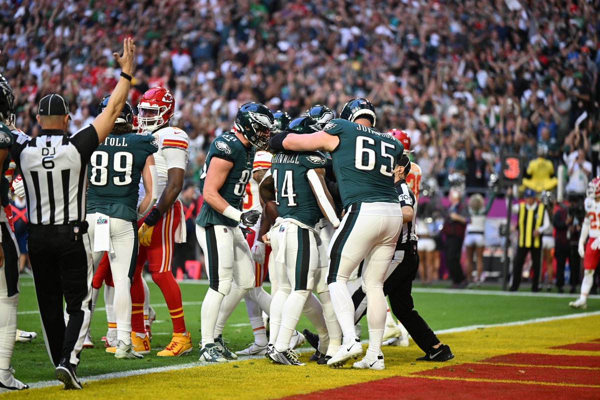 Lane Johnson tweet media