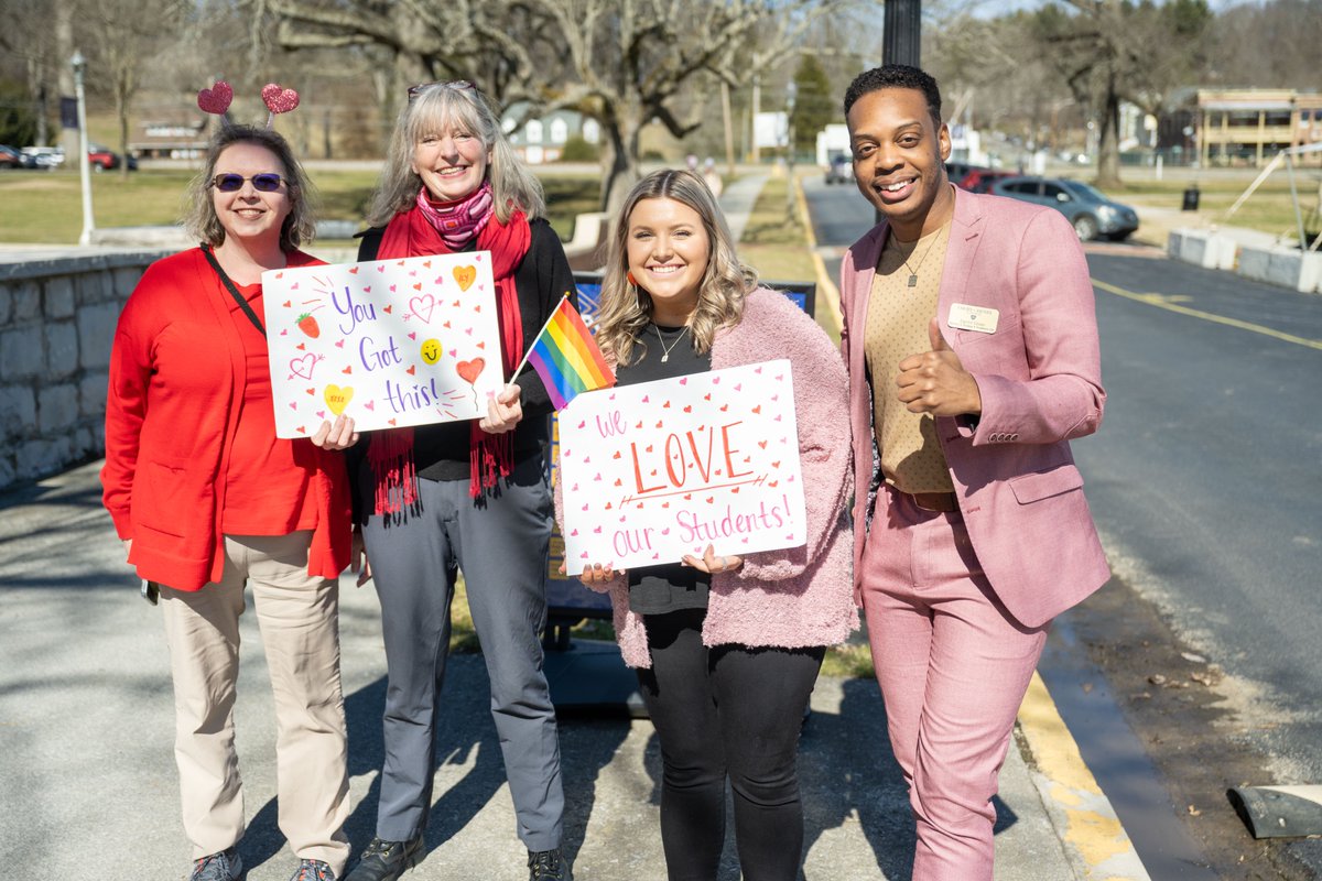 emoryhenry1836's tweet photo. ๐๐Emory & Henry students were surrounded in love and support by members of the faculty and staff from all departments today on the Emory campus for the second annual Spread the Love event. #EHlove #emoryandhenry #ValentinesDay
https://t.co/omjzuGxDmv https://t.co/zTrM0mAhcD