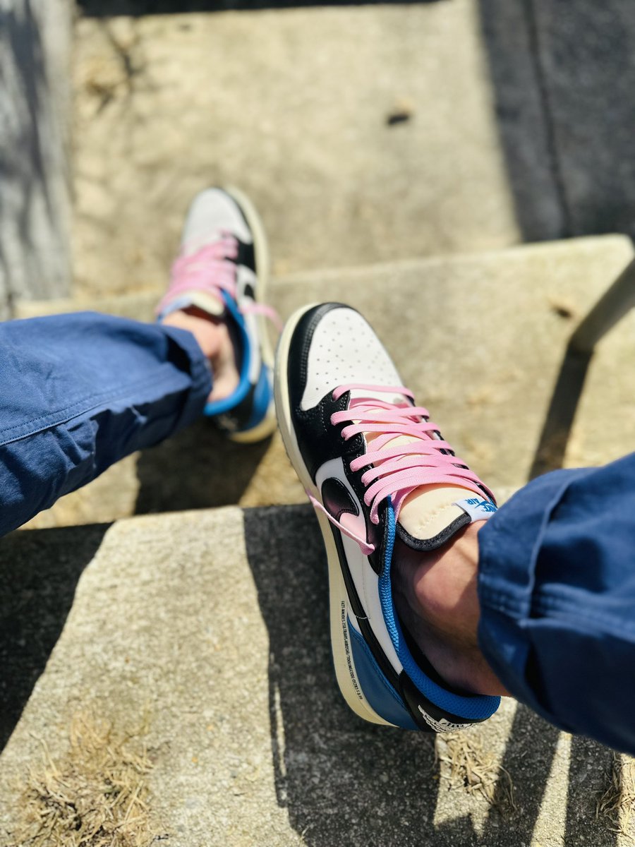 freestateron's tweet photo. @nike boys, we don't do three stripes! #sneakers #snkrsliveheatingup #kotd #polo #lolife #lohead #AirJordan @trvisXX https://t.co/CaGHBPk7bb