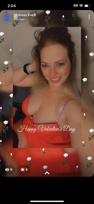 Happy Valentine&rsquo;s Day from my premium snap 💥  Yeah, I&rsquo;ve got one of those now. I got bored 🤷&zwj;♀️ https://t
