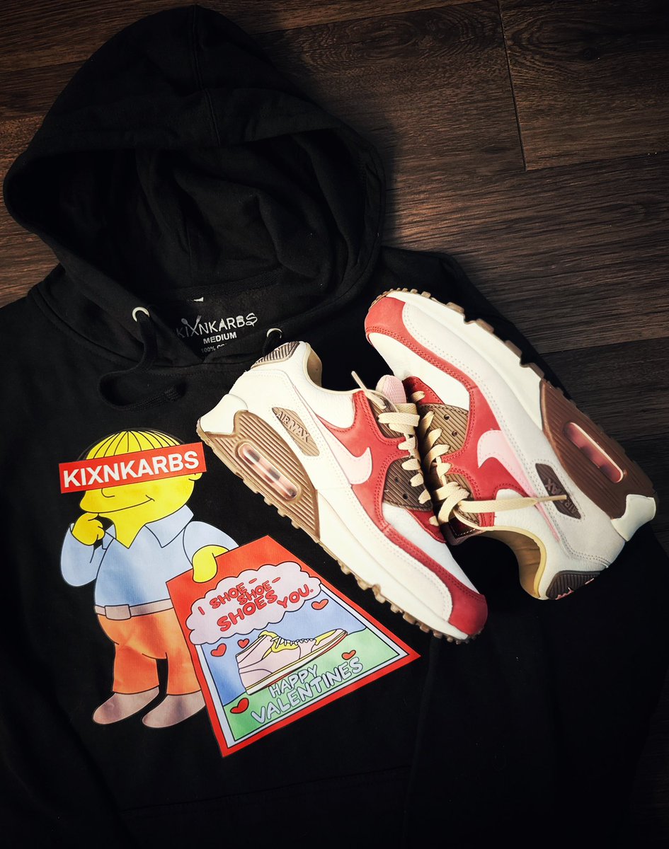 Happy Valentine’s Day everyone! Wanna shout out KixnKarbs for this hoodie, but where did he go? Haha. But hope everyone gets some lovin’ today & everyday! #kotd #ValentinesDay #airmaxgang #bacons #bemyvalentine #snkrsliveheatingup