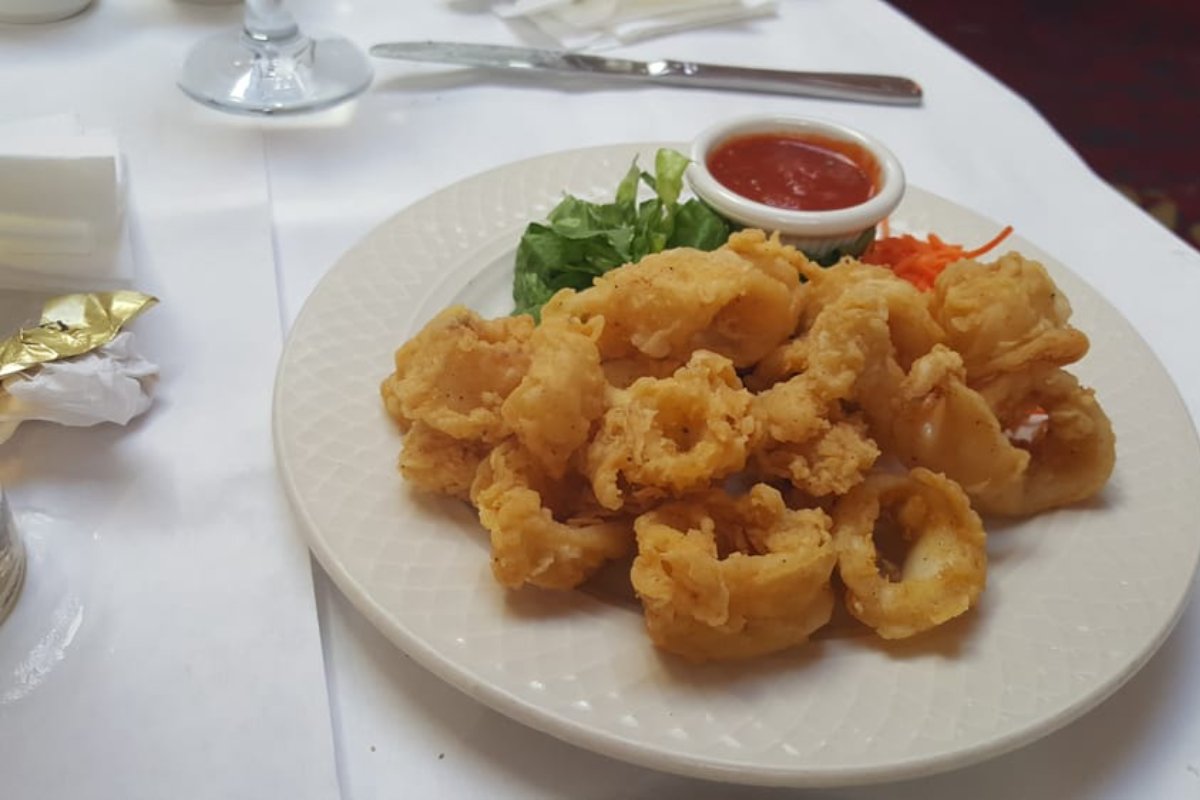 Nothing says commitment like a ring for your loved one. Thick-cut, golden bands covered in our fanciest ruby-red sauce-- who could say no? Guarantee they say yes, and bring them to The Door. 💘