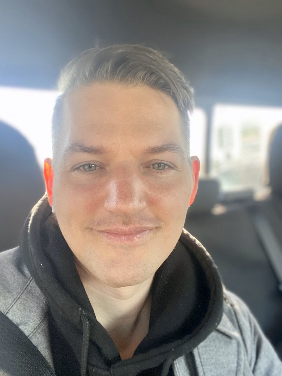 Joeingram1's tweet photo. Spent the past 6 weeks where I grew up at in the Midwest staying at my parents in the middle of nature off Twitter living a peaceful life but it's time to lock back in before the aliens take over the world

Back home to Vegas... https://t.co/1JnSrr2Nh4
