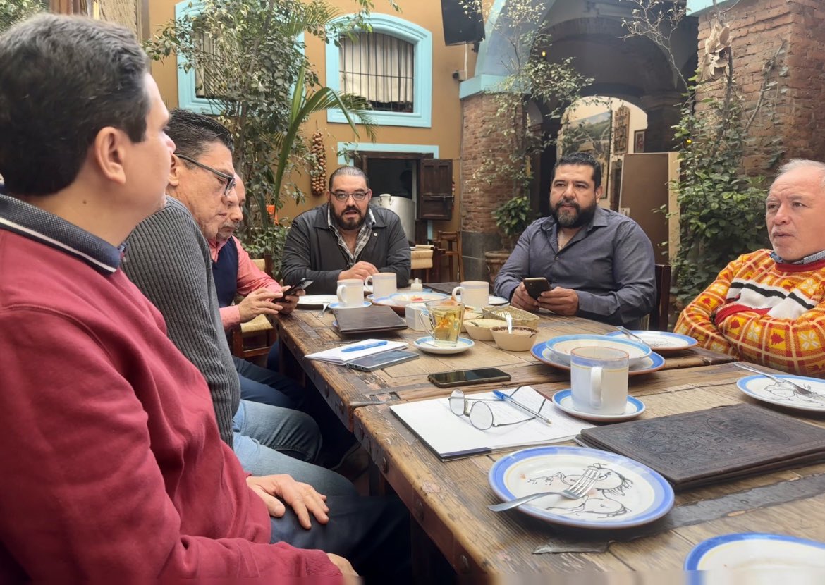La mañana de este martes 14 de Febrero se llevó acabo la primera reunión ordinaria del consejo directivo de CANAGRAF Delegación Jalisco, donde se tocaron diversos puntos para el seguimiento del plan de trabajo del periodo en curso.