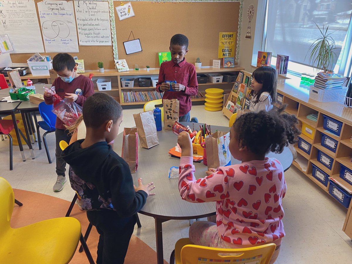 So much love and kindness today! ❤️

Grade 2 students @StDominicOCSB had a great time during our Valentine’s Day party! 

#ocsb #ocsbKindness