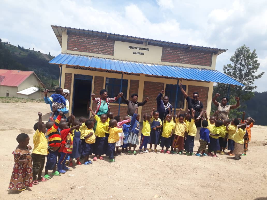 WorldConnectUS's tweet image. With a $5,000 investment from World Connect in 2021, the Ruganda community in #Rwanda built an early childhood development center that enables children to learn and play while their parents work.  #locallyleddevelopment Project sourced by @CorpsAfricaRda