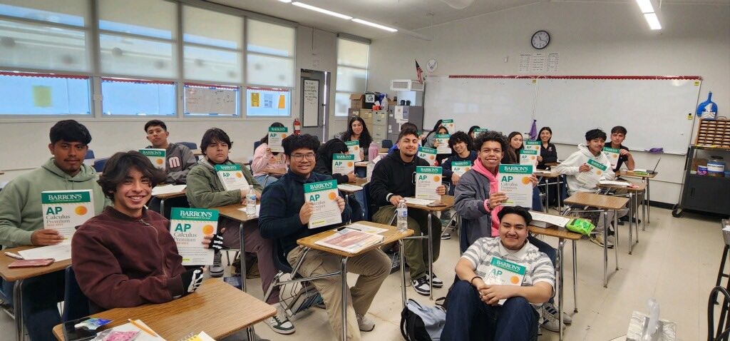 AP Calculus students are ready for the test! Bring it on! @hhs_viking @OxnardUnion #VikingVictory #weareoxnardunion