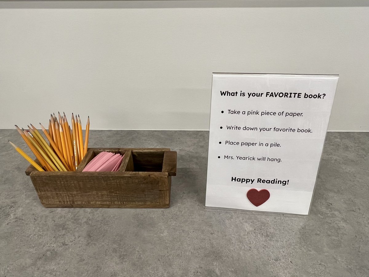 TraceyYearick's tweet photo. Library L♥️VE. @ljebullpups https://t.co/R7wAac4cla