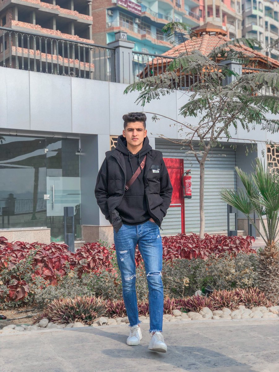 3salia9's tweet photo. 🦅🖤 https://t.co/YsW2AisYGP