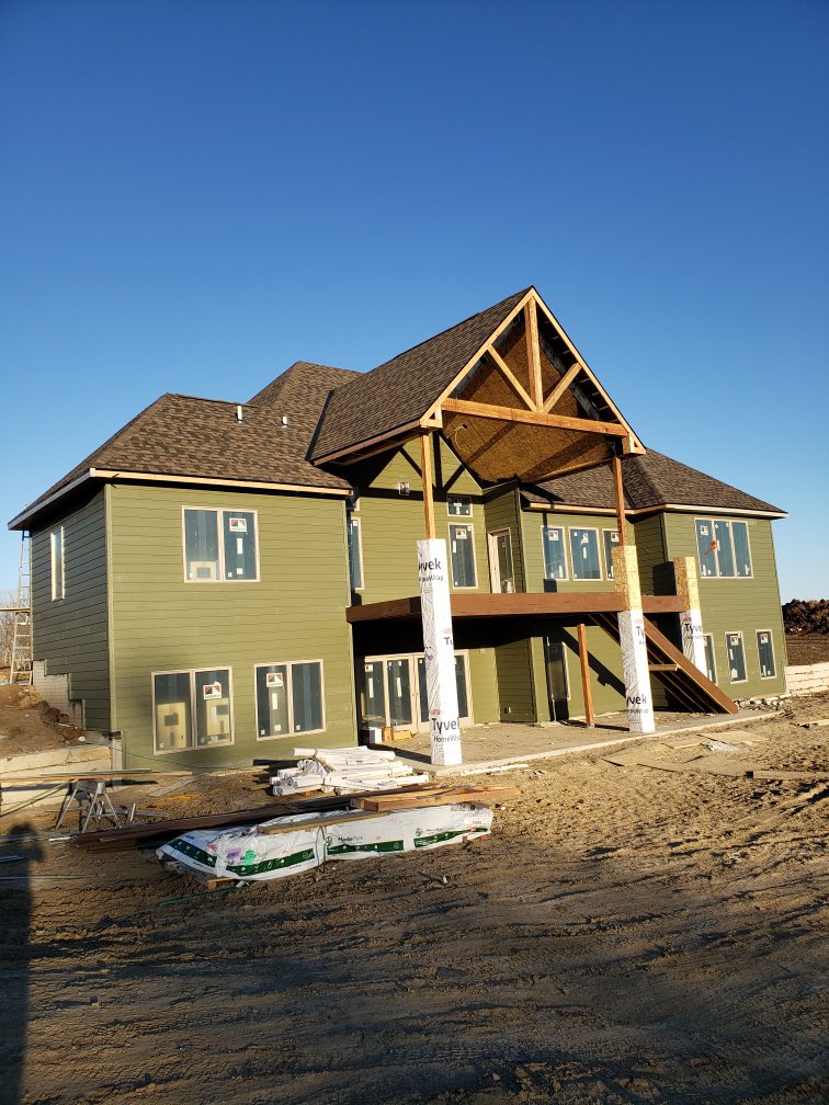 HomeShield_NE's tweet photo. @JamesHardie “Mountain Sage” looking gorgeous! JH Pre-finished siding carries a 15 year paint warranty. Not too shabby! #LNK #Nebraska #Siding https://t.co/FEdTrKuzVA