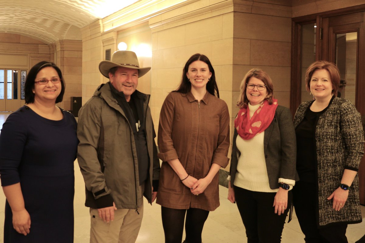 2harvest's tweet photo. Today we joined the House Agriculture committee to advocate for increased funding for #FarmtoFoodShelf to provide locally sourced produce, protein and milk to MN's food shelves. Thanks to @ECHOFoodShelf, Today's Harvest, and @PahlsMarket for showing your support! #mnleg https://t.co/qRvT0wamNZ