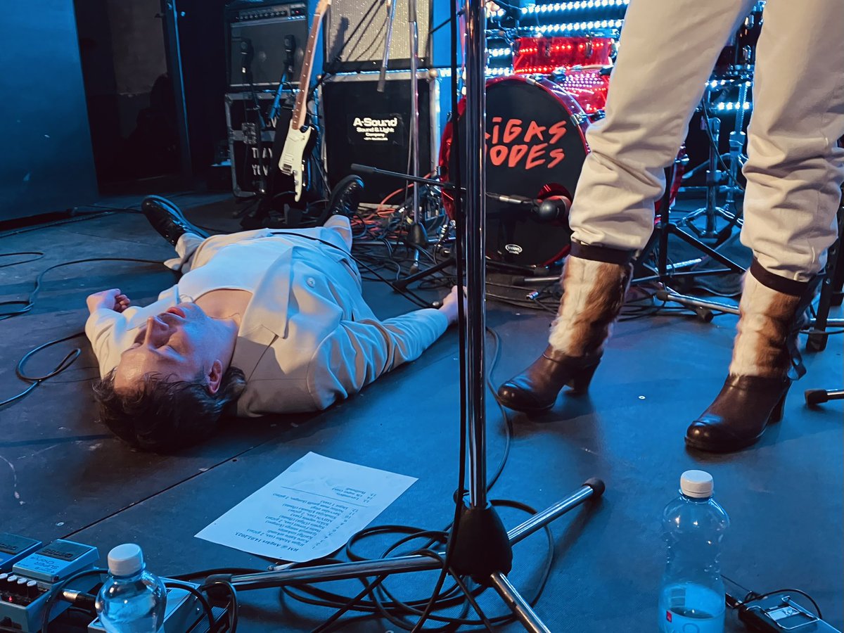 Vajadzīgs solists, vecais beikC un pagalam… <a href="/RigasModes/">Rīgas Modes</a> <a href="/KalvisBo/">Kalvis Bormanis</a>