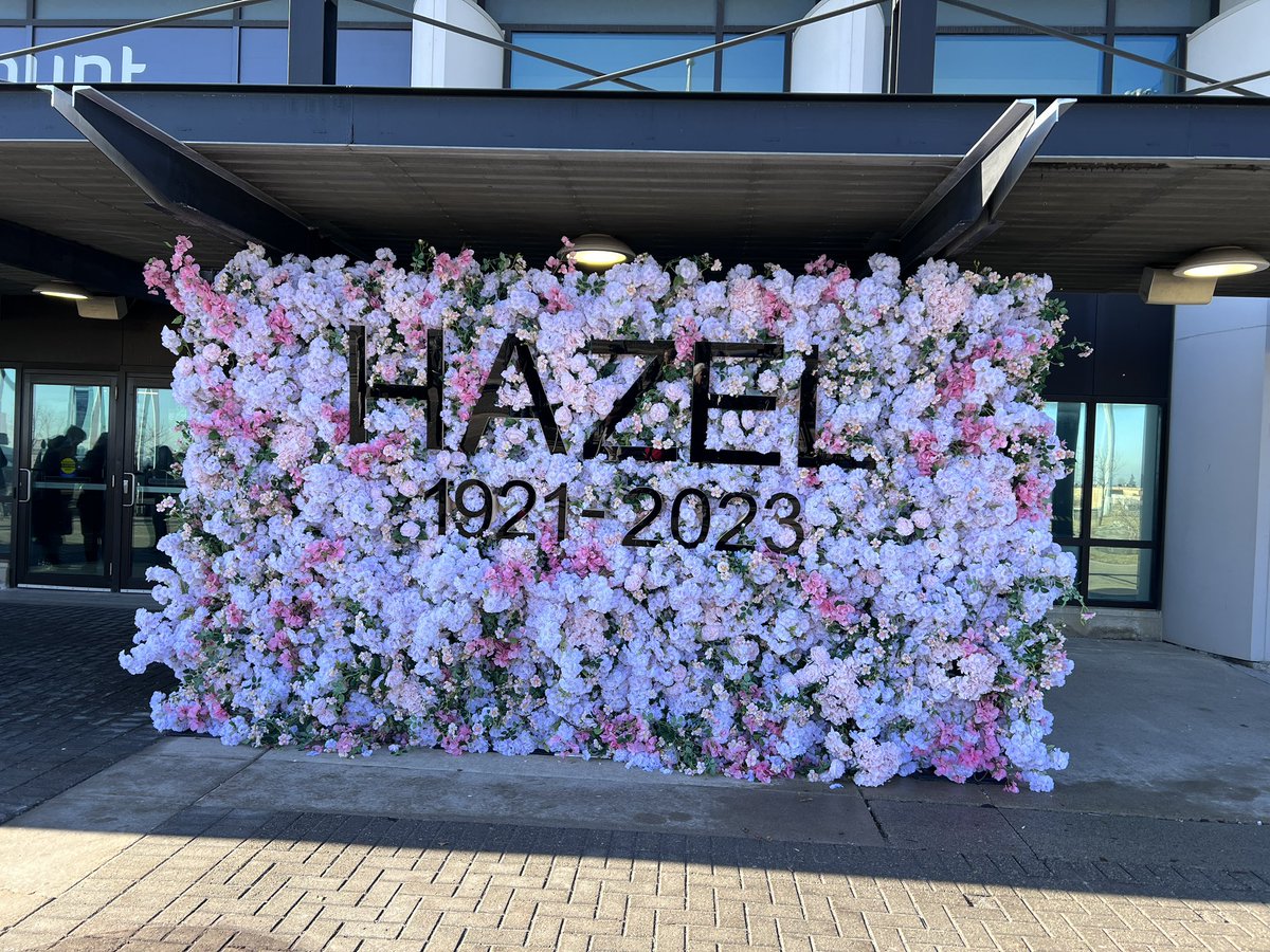 We were all connected to #HazelMcCallion during our time at <a href="/RogersTVPeel/">ROGERS tv Peel</a> over 20 years ago. 20 years later she brought us together again for an impromptu reunion in celebration of her extraordinary life. RIP 💐Thank You❤️
<a href="/FrontDoorPR/">FrontDoorPR</a> <a href="/Colleenprchick/">Colleen McCourt</a> <a href="/ZuraidahCTV/">Zuraidah Alman</a> <a href="/cityfrancis/">Francis D'Souza</a>