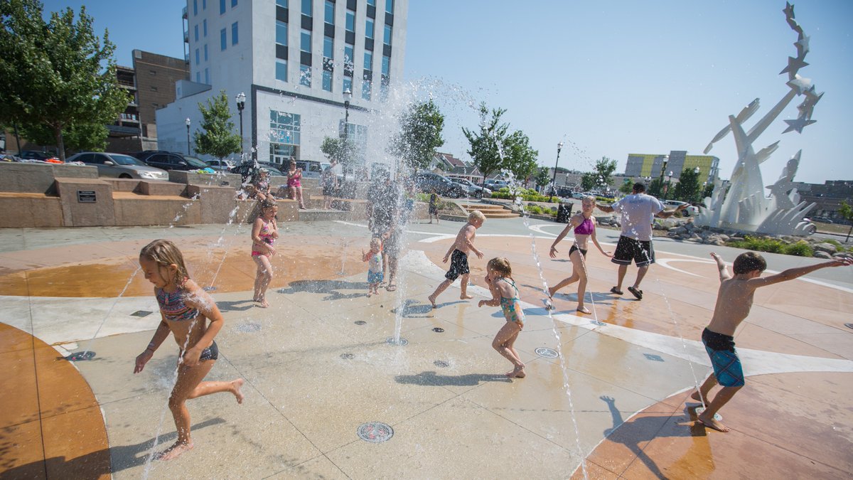 VisitMuskegon's tweet image. Downtown Muskegon Splash Pad to receive $250k Spark grant from State of Michigan 

MLive.com story: bit.ly/3HZqs7N
#WestMichigan #michigansparkgrant #sparkgrant #grantfunding #Muskegon #parksandrecreation #parksandrec
