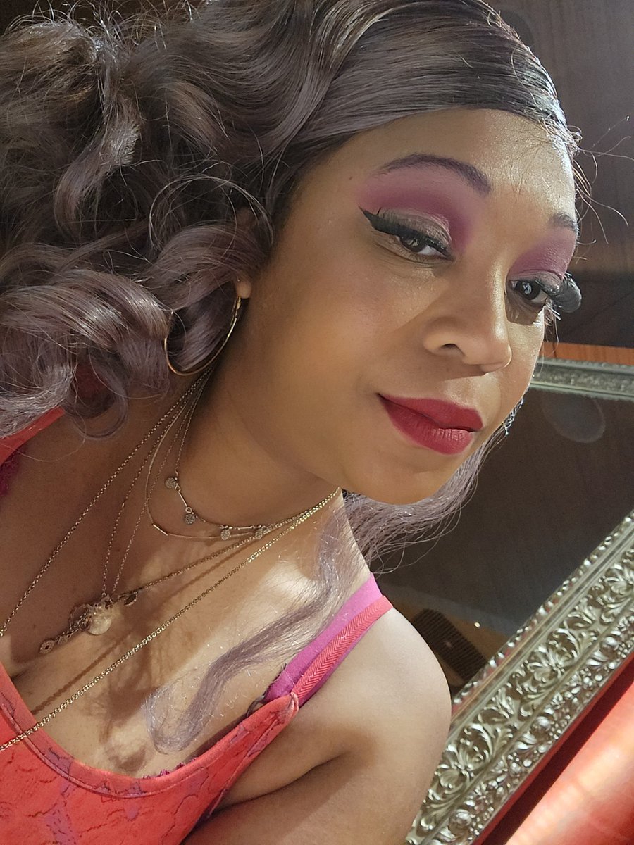 Trecaji's tweet photo. These pictures were taken cuz @CrestaTheeStarr took my phone and shes the most beautiful girl in the world... as well as a menace https://t.co/qD1COPvFaC