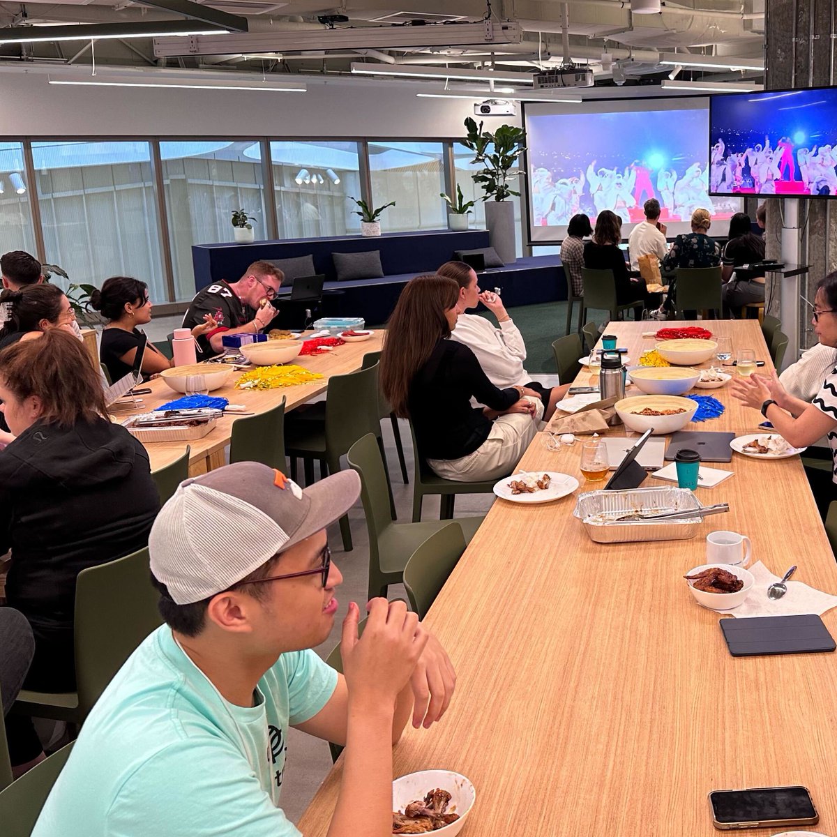 overdosestudio's tweet image. #superbowl __ Our Sydney squad kept these game faces on all day! 🏈

Came for the sports, stayed for the snacks?

-

#sharedlunch #team