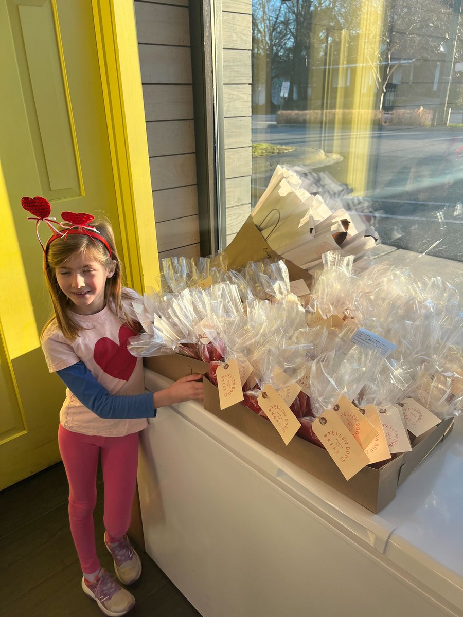 We Love our #CONNmUNITY!
Yellow Dog Bread Co partnered with PTA to provide Conn’s illumination committee with cookies for our teachers. #ConnES
Happy Valentines day!