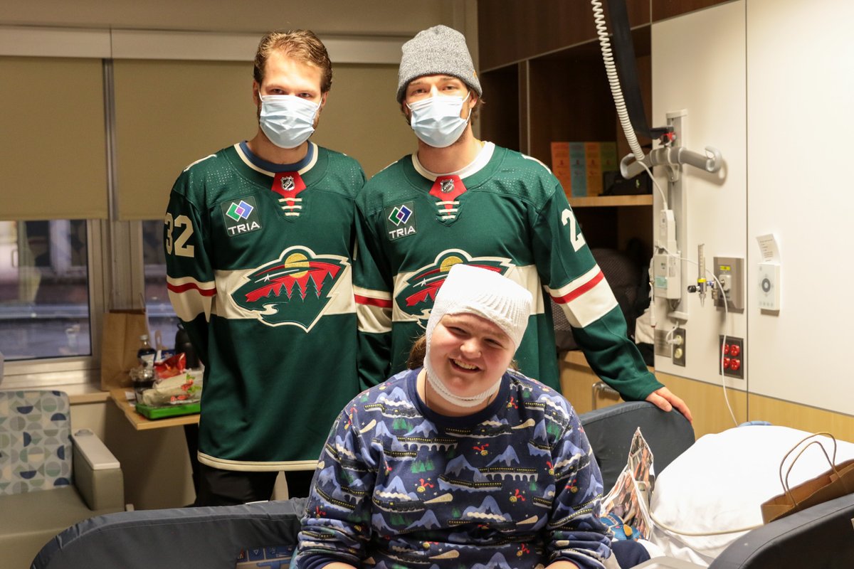mnwild's tweet photo. Special delivery! 📦

For every 📸 taken with the #BearsThatCare at #HDM2023, @UHC donated a 🧸 to @GilletteChildrn! https://t.co/YeF0GfG3Ab