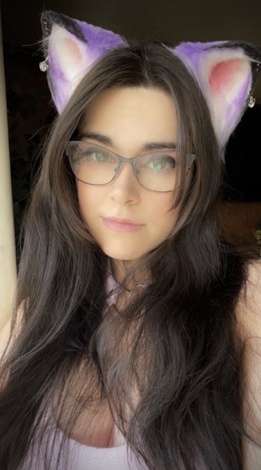 Be mine? 💜 https://t.co/Wl5m7S1GSD