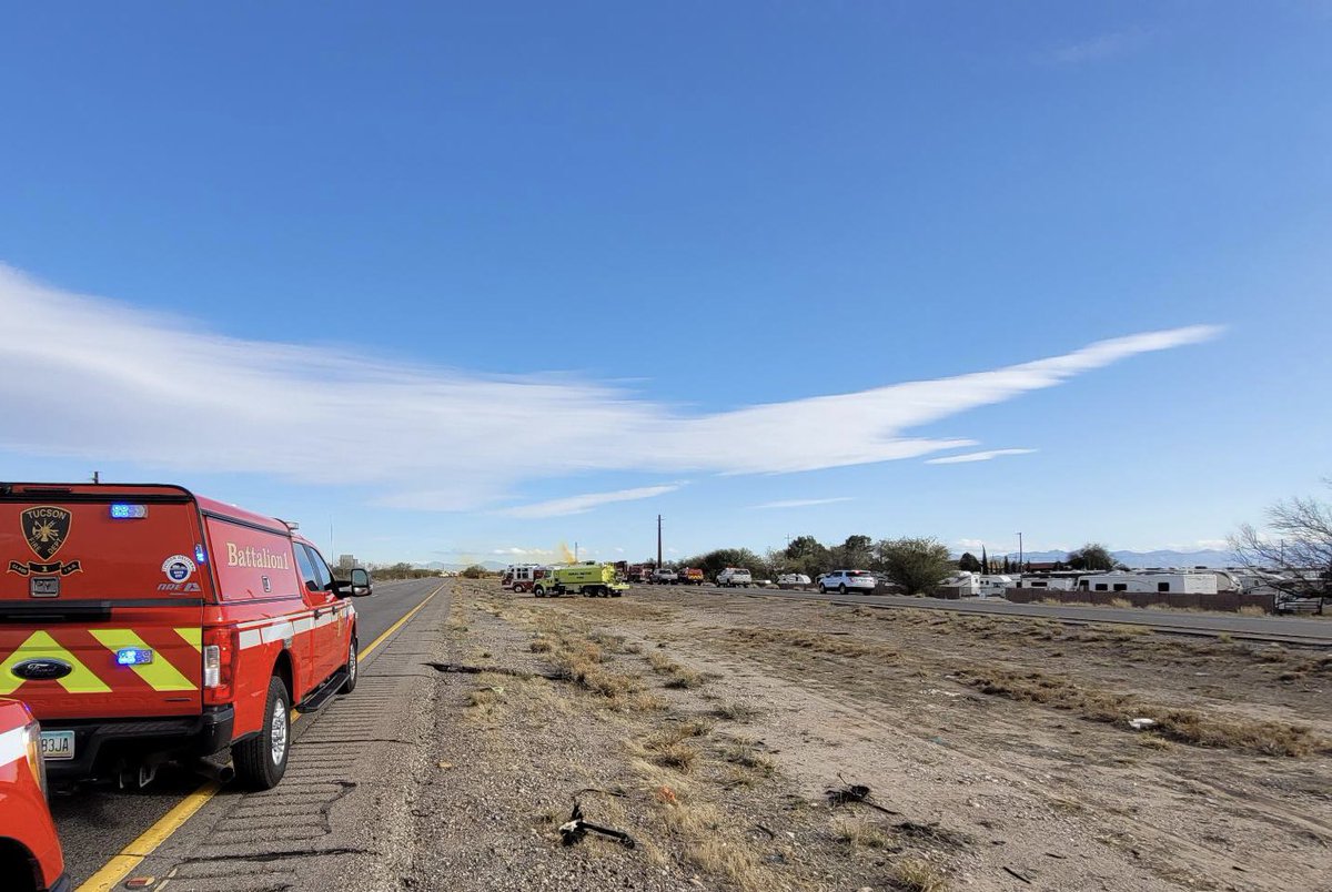 TucsonFireDept's tweet photo. Tucson Fire Hazmat Team working with our partners at @Arizona_DPS to control the hazmat and brush fire incidents at Rita and I10.  Continue to avoid the area, I10 will remain closed an extended period of time.  Stay safe @cityoftucson https://t.co/oM4WKD5C0E