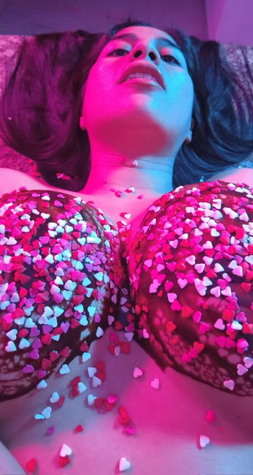 Para que me comas enterita!! ?
Mira lo que te prepare de postre mi amor❤️ RT si quieres tenerme de postre
