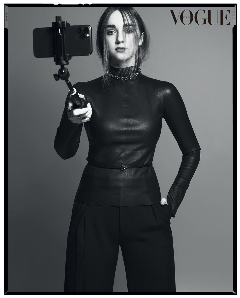Can <a href="/VogueKorea/">VOGUE KOREA</a> help? Sara <a href="/TheSaraHolmes/">HojuSara 호주사라</a> died from cancer last year and her mother would really like a high resolution pic of her in Vogue to be able to print out. Also a copy of that issue 2020 January.
Please contact me and I can pass on to her mother.