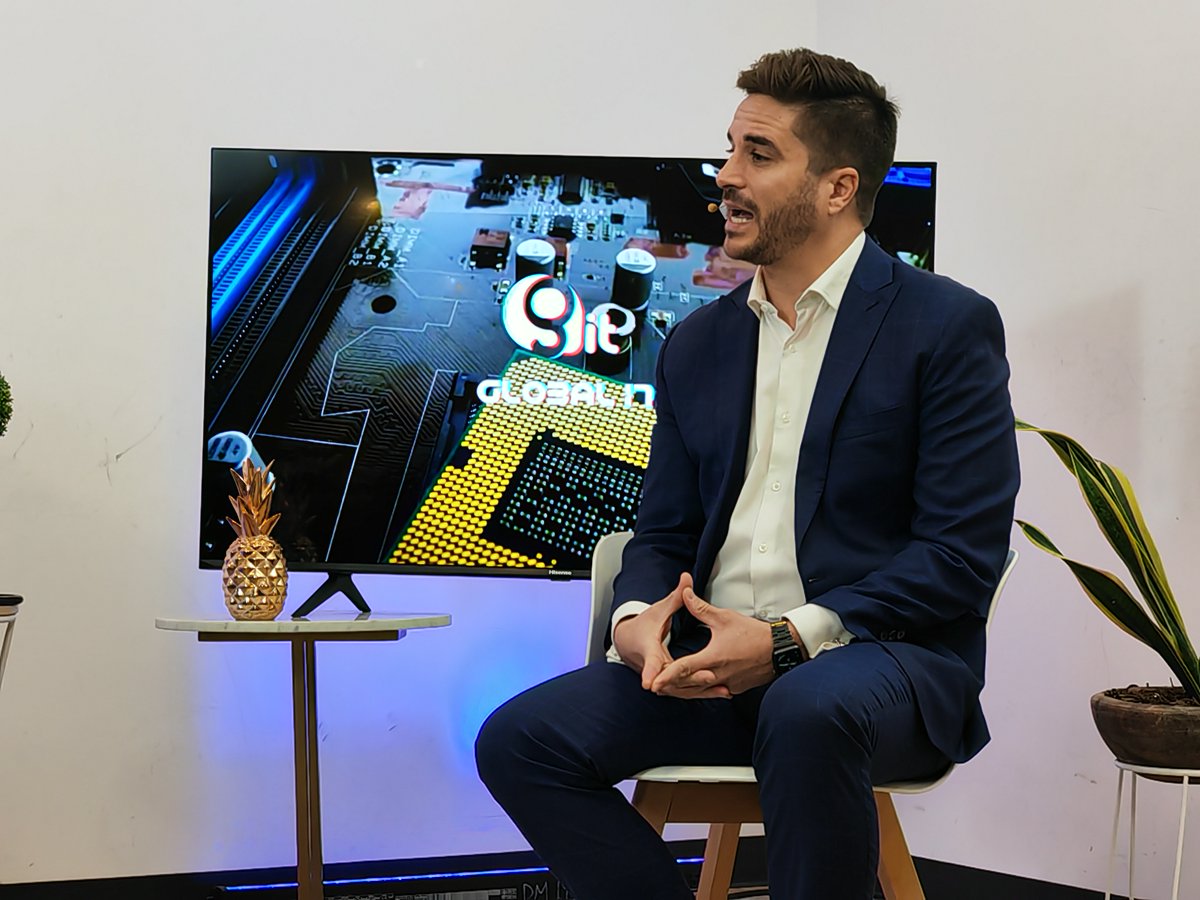 Global IT tweet media