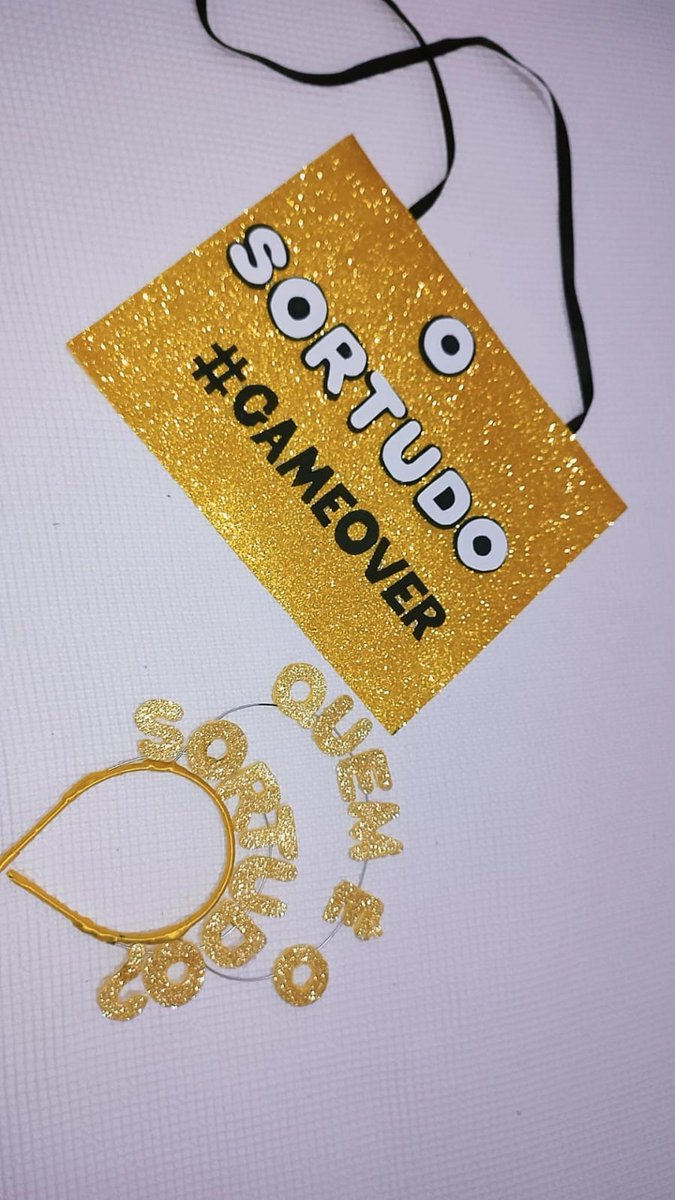 tuitabias's tweet photo. final de semana chegando, já vem encomendar teu kit ou tua tiara p arrasar no carnvrauuuu ✨🎉 https://t.co/Jb8rJmuTnm