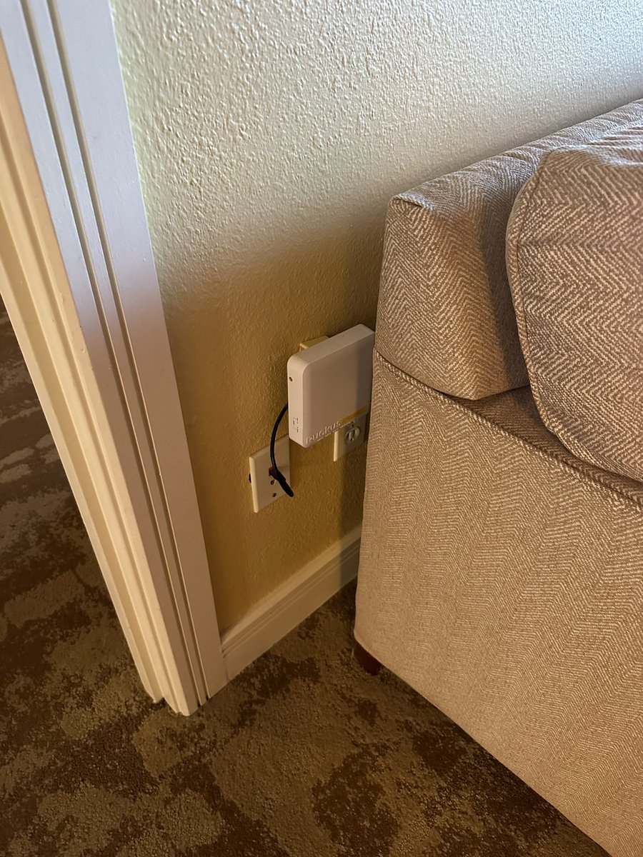 allyncrowe's tweet photo. This may be convenient for maintenance but I’m not sure it allows optimal RF propagation. #wirelessengineer #maybeillplaylater https://t.co/sW5VsjPR5n