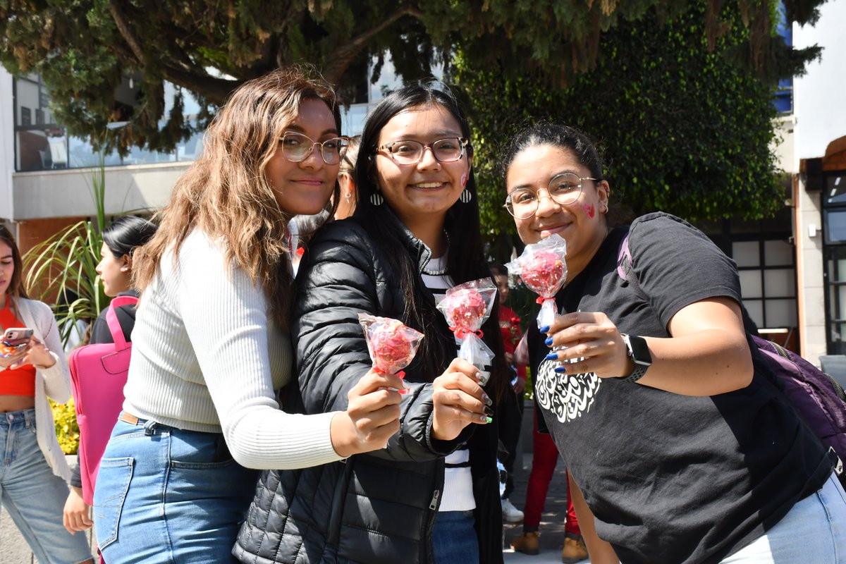 udlap's tweet photo. Hoy, #CEUDLAP celebró junto a nuestros estudiantes, un #14defebrero 🌹 lleno de flores, actividades, comida y divertidas anécdotas.
¡Recuerda formar parte de nuestra vida universitaria, como #estudianteUDLAP! 🥰 https://t.co/EGdJ2siqD3
