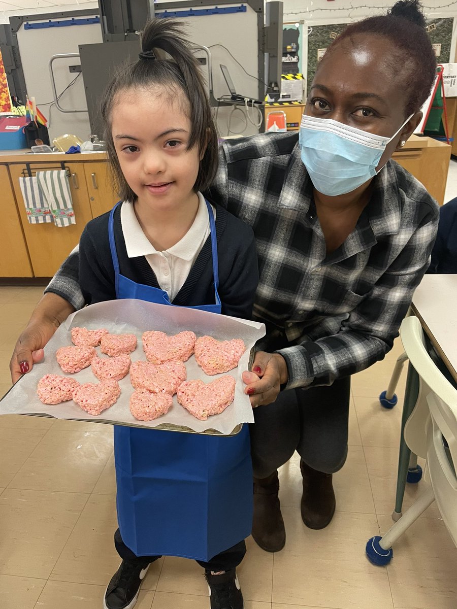 Ms. Cook tweet media